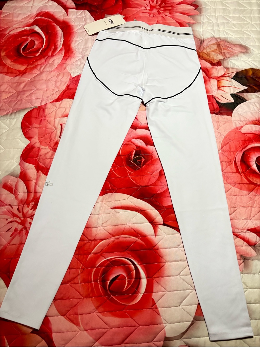 ALO Yoga White Sports Bra & Leggings Set with Black Trim - Picture 3 of 5